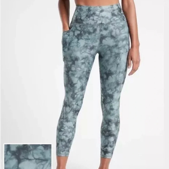 Athleta Pants - Athleta Blue Tie Dye Salutation Stash Pocket II Printed 7/8 Tight. Size Small